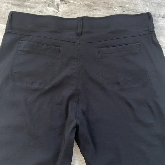 Khombu Lightweight Capri - Picture 3 of 11